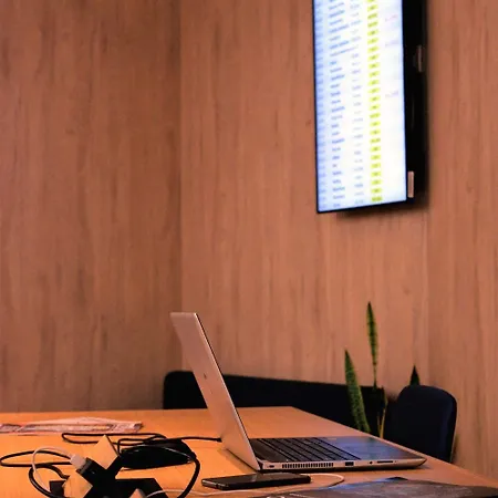 Air Rome Airport By Hellosky Hotel 4*