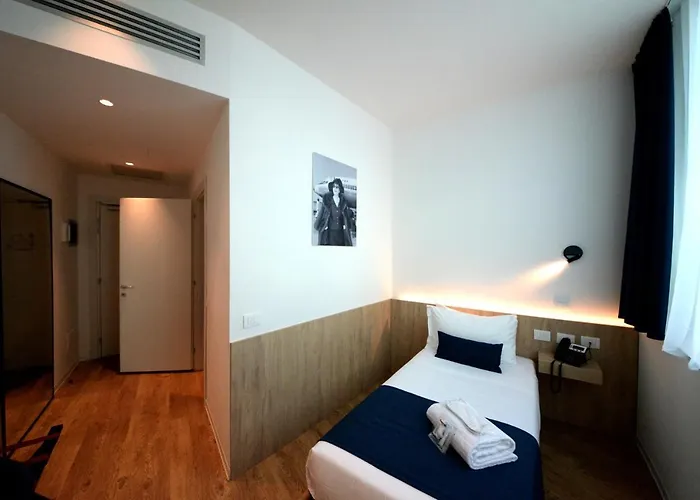 Air Rome Airport By Hellosky